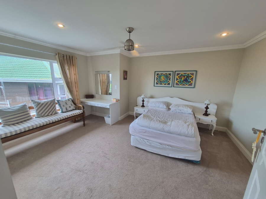3 Bedroom Property for Sale in Boggomsbaai Western Cape